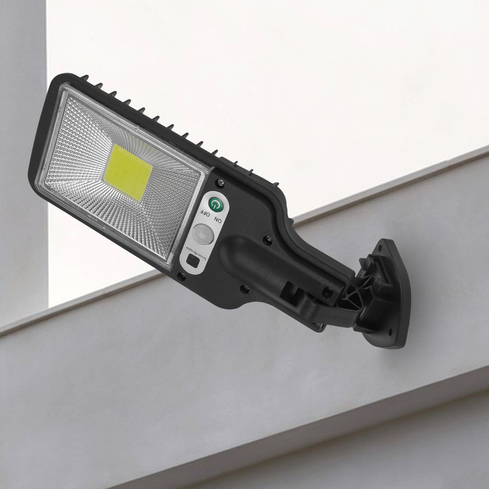 مصباح جداري شمسي خارجي LED يعم - مراجعة Pool Light Solar Rechargeable وسعره